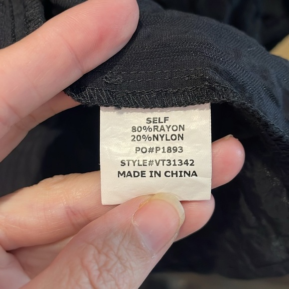 No.147 Forever 21 Classic Black Button-Down Top – Small - Picture 4 of 4